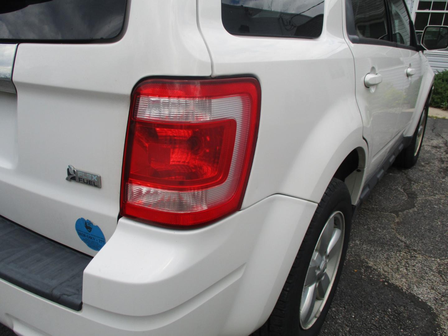 2012 WHITE Ford Escape (1FMCU9EG9CK) , AUTOMATIC transmission, located at 540a Delsea Drive, Sewell, NJ, 08080, (856) 589-6888, 39.752560, -75.111206 - Photo#4